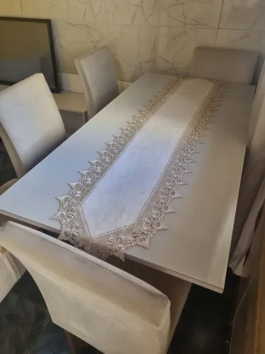 Mesa de Jantar com 6 Cadeiras - Excelente Estado