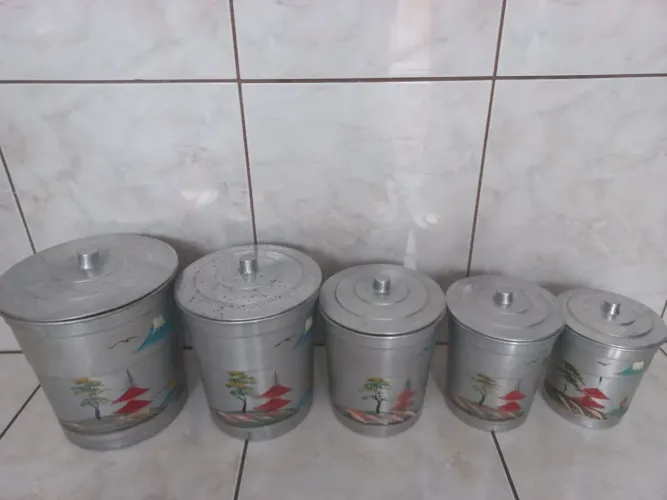 Porta mantimentos alumínio  antigo 5 peças 