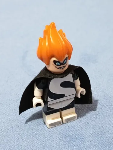 LEGO minifigura Syndrome, Disney, Series 1, leve desgaste nos pés (EXTREMAMENTE RARO)