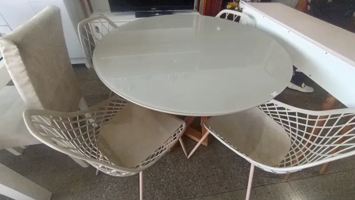 Mesa redonda tampo off white
