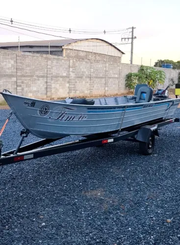 Vendo Barco 6m, Motor Yamaha 20HP 4 tempos e Carreta documentada