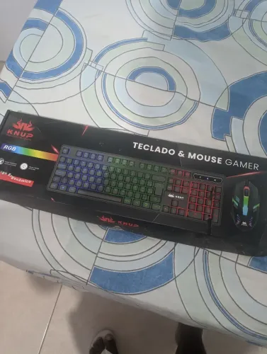 VENDO PC COMPLETO, PLACA DE VÍDEO COM DEFEITO POREM DA PRA FAZER REPARO.