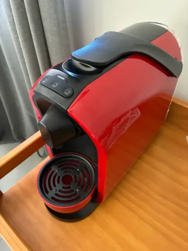 Cafeteira Três Corações Mimo S24 110v Vermelha Automática Vermelho 127v (usado)