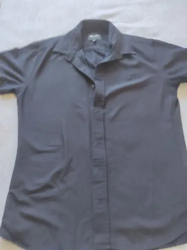 EXCELENTE Camisa masculina usada 1 vez