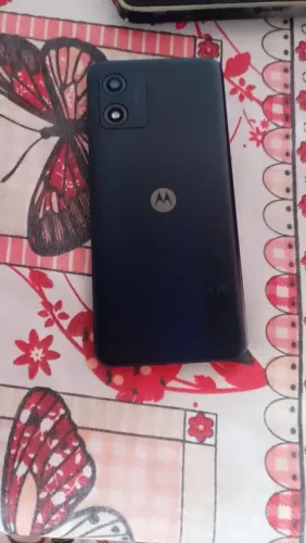 Vendo celular semi-novo moto E13