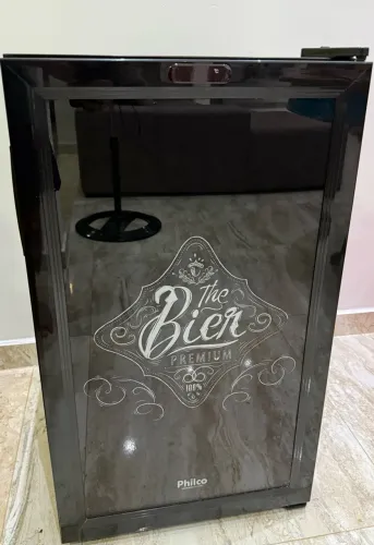 Cervejeira Philco FrostBier CER P-01 - 98L - 127V / Preta