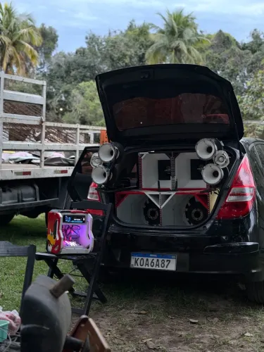 Vendo som automotivo 