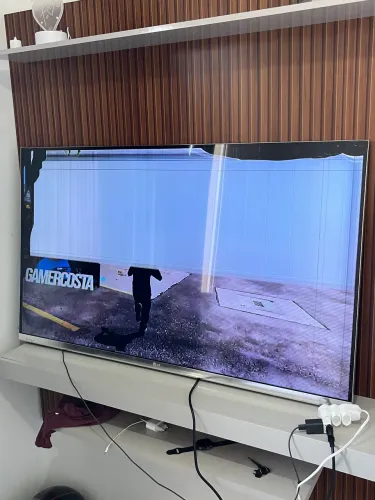 Vendo tv LG smart 55 pra quem quer arrumar, caiu funciona mas aparece metade da tela só 