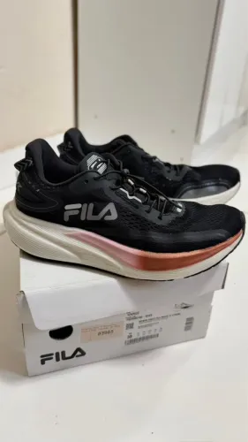 Vende-Se Tênis Fila Racer T2 Extreme Feminino-tamanho 38