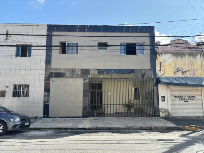 Kitnet próximo ao CESMAC- Campus I para estudantes do sexo feminino