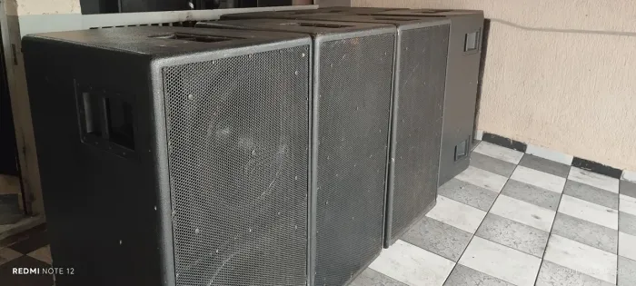 CAIXAS DE GRAVE SB 850 COM 2 FALANTES DE 18 RCF SUPER NOVAS 