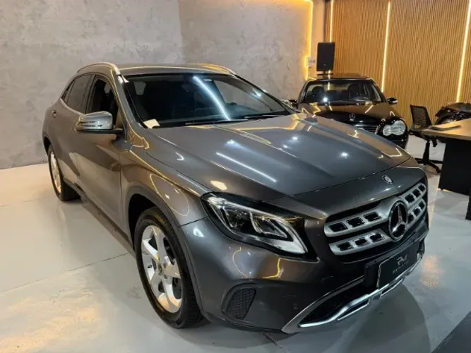 Mercedes-Benz GLA 200 Adv. 1.6/1.6 TB 16V Flex Aut. 2018