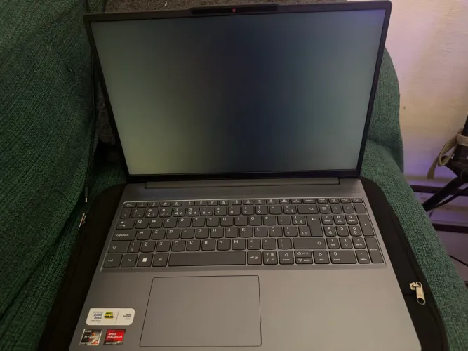Notebook Lenovo Slim 3