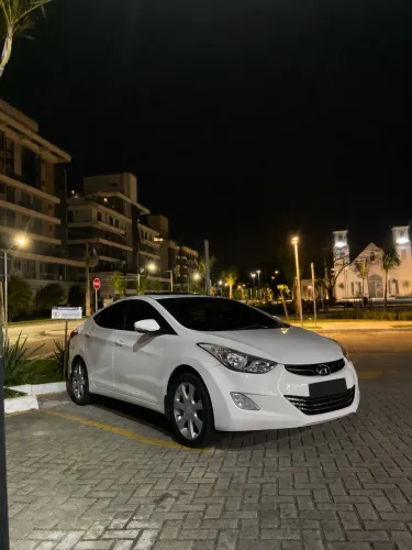 Hyundai Elantra GLS 1.8 16V Aut. 2012