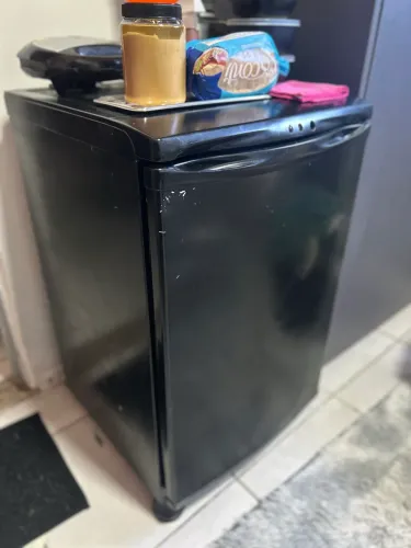 Frigobar Danby Designer Preto - Gelando Muito