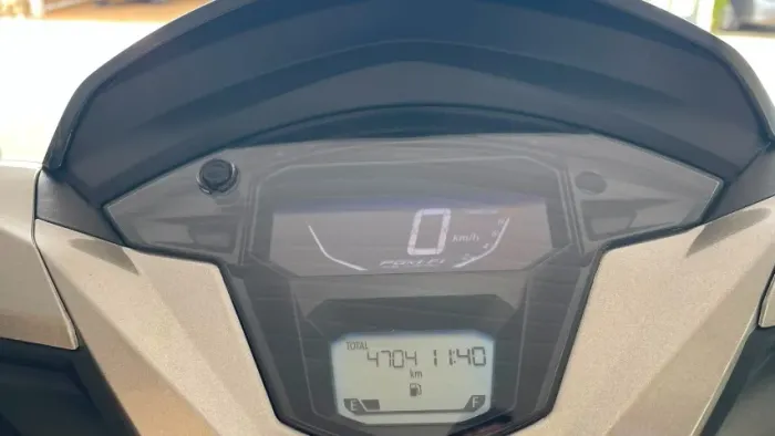 Moto Elite, pouco usada