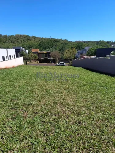 Terreno com 678 m², a venda no condominio Alphaville