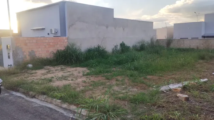 Vende de se um lote no Buritis 5, proximo ao Colégio Buritis e Condomínio Buritis Prime.