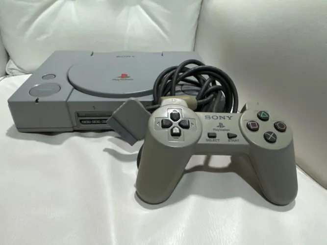 PlayStation 1 FAT Original + Controle Original + Todos os Cabos