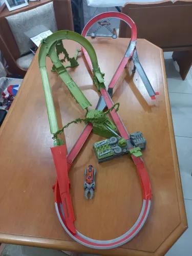 Pista Mostro do Pântano Hot Wheels Acceleracers