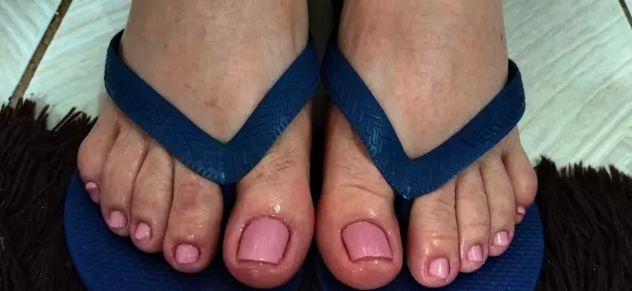 Manicure e pedicure a domicílio