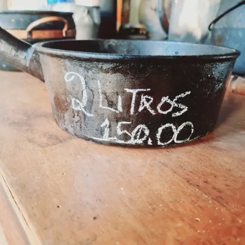 Panela d3 ferro antiga