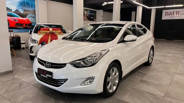 Hyundai Elantra GLS 1.8 16V Aut. 2013