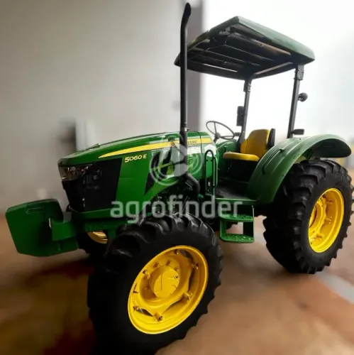 Trator John Deere 5060E ano 2021