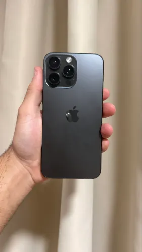 iphone 15 pro Max chip físico