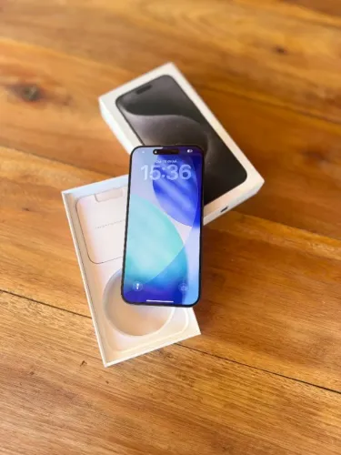 iPhone 15 Pro Max 512Gb 100% Original + Caixa + Carregador + 3 Capinhas