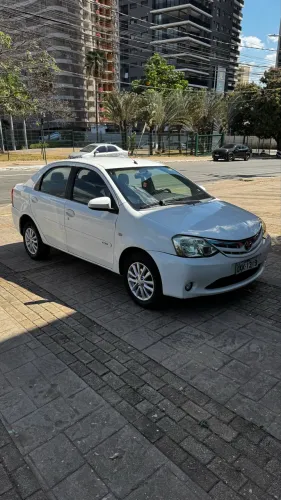 Toyota Etios XLS Sedan 1.5 Flex 16V 4P Mec. 2014