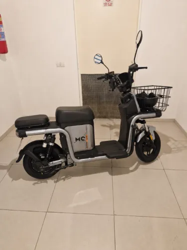 MOTO ELÉTRICA MOTO-CHEFE, RET 2025, 400 KM, 1000W, MUITO POUCO USADA
