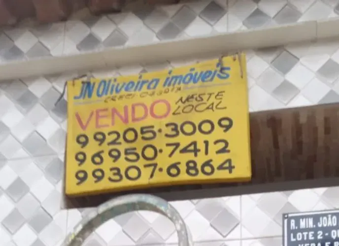 Casas com garagem, banheiro com suíte. 3 Casas a venda.