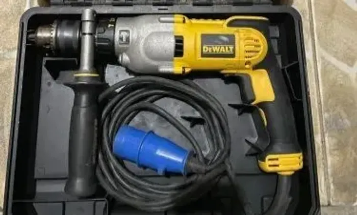 Furadeira indústrial dewalt