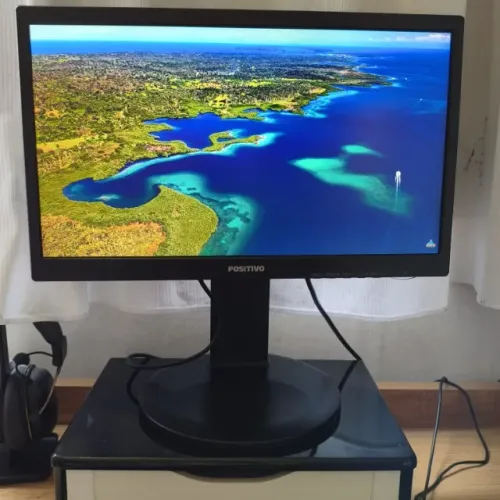 Monitor Positivo 19.5? LED Inclinação 90º & Altura HDMI + VGA Bivot 75Hz