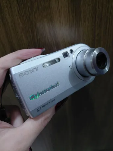 Sony Cyber-shot 5.1 MP - Câmera Digital 2004 Vintage