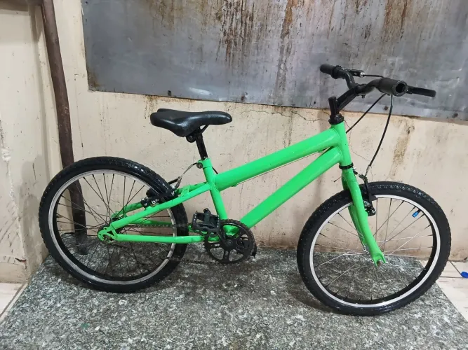 Dia das crianças chegando tá aí o presente bicicleta masculina aro 20 funcionando