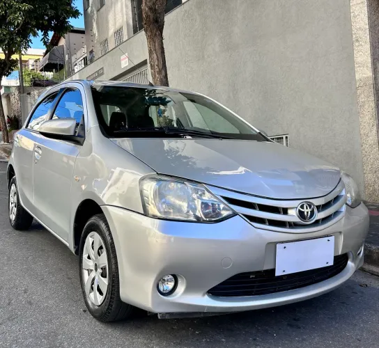 Toyota Etios XS 1.5 Flex 16V 5P Mec. 2014