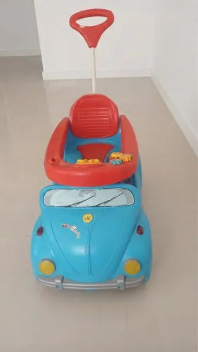 Carrinho Andador Infantil Calesita Azul com Empurrador e pedal