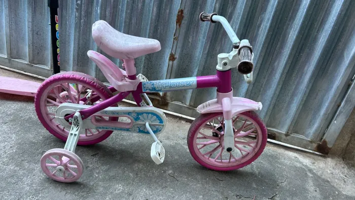 Bicicleta e patinete infantil 