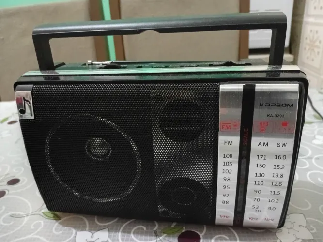 Excelente radio Bluetooth am fm sw 110/220v produto novo 