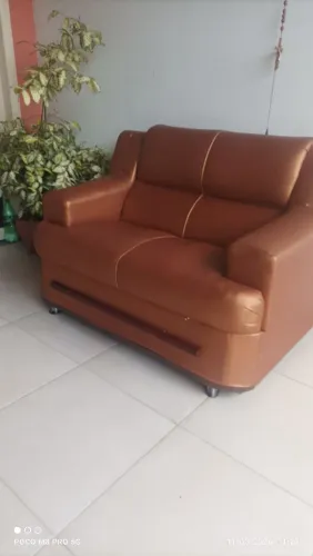 vendo este sofá de dois lugares