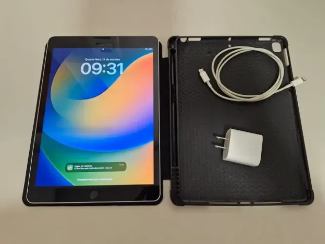 iPad 9 64GB Prata - Bateria 100% - Impecável + Capa e Carregador