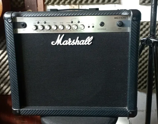 Amplificador Marshall MG 30 FCX - 30 Watts RMS