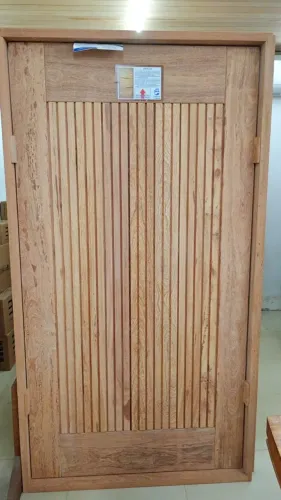Porta pivotante maciça madeira angelim pedra- modelo Penelop