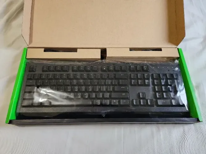 Teclado Gamer Razer Cynosa Chroma (1a Geração) - Usado
