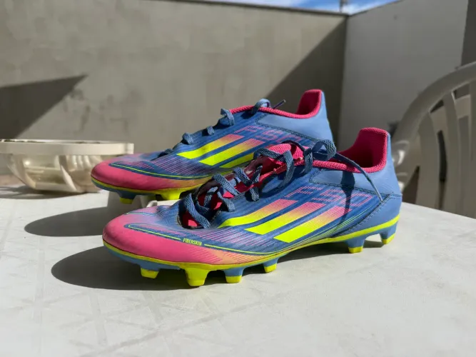 Chuteira Adidas F50 n37