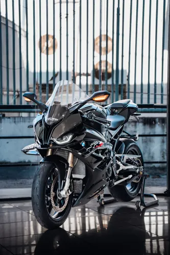 BMW S1000RR (2024)