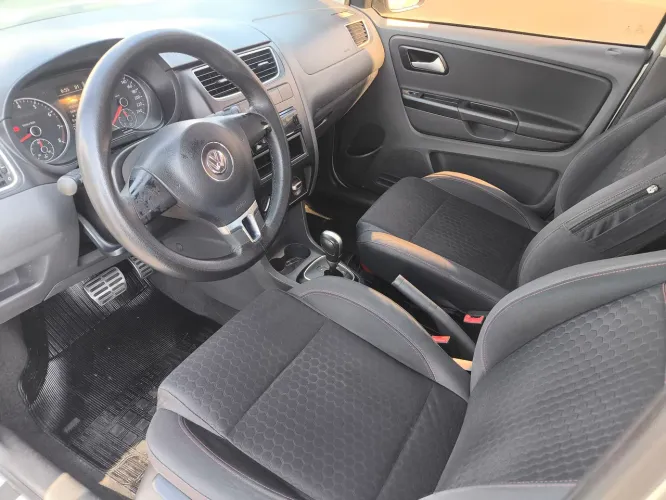 Volkswagen Crossfox 1.6 MI Total Flex 8V 5P 2013
