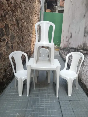 Cadeira Plástica NOVA CONJUNTO 04UNID + 01MESA Impact Resistente IO40Plsdt
